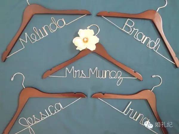 伴娘送新娘什么礼物比较好,结婚应该送朋友点什么礼物最好