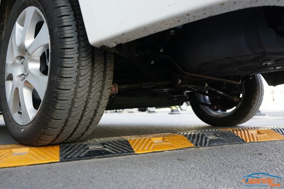 先睹为快比亚迪e5纯电动汽车全网首测