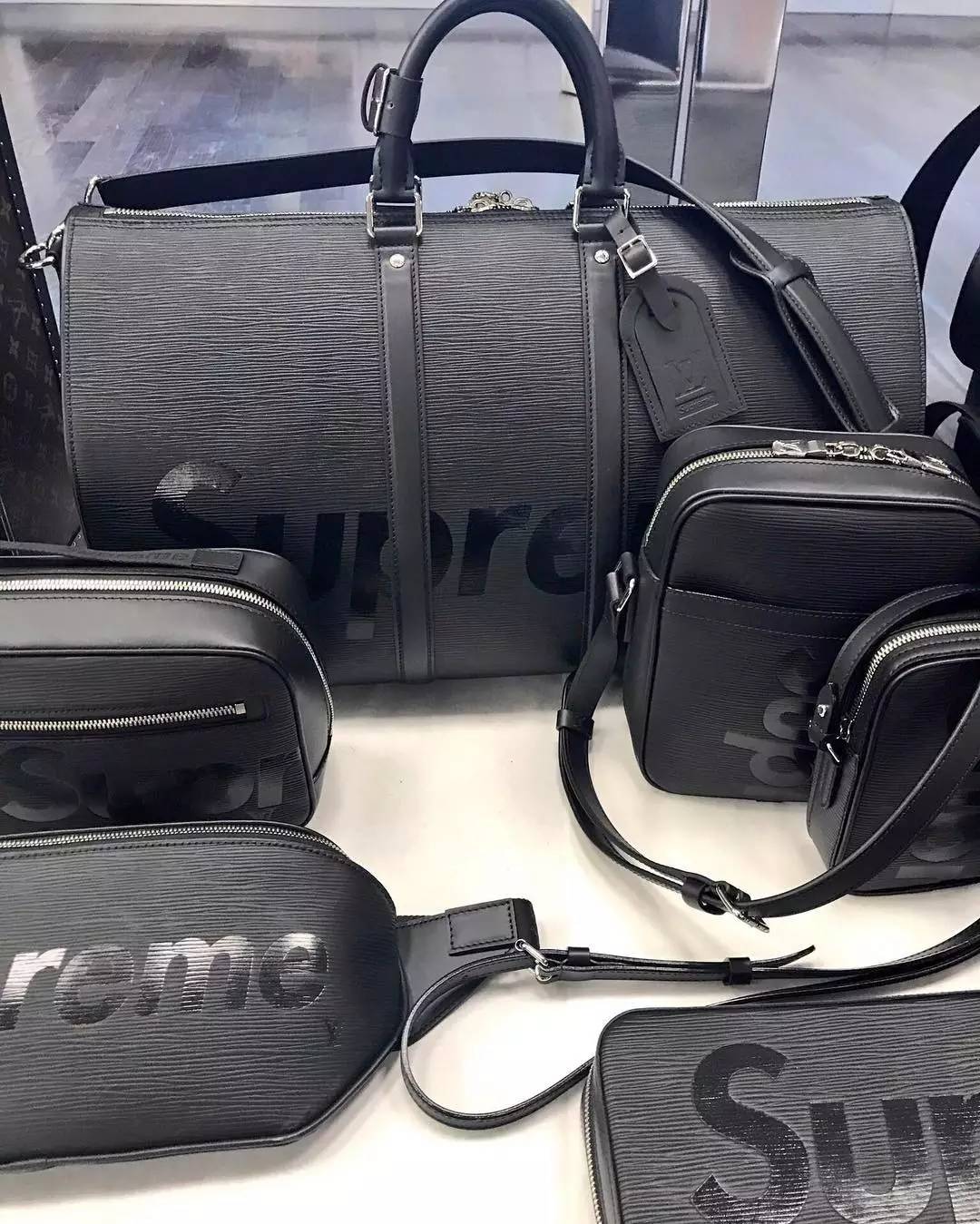 supremelv联名所有单品,lvxsupreme