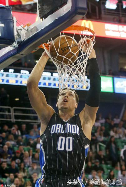 9分12篮板28助攻,9投7中拿到14分6篮板