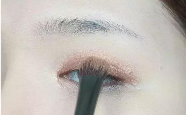 美妆博主在韩国美容手法全程教程,看美妆博主视频怎么才能学会