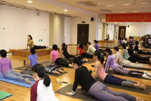 瑜伽体式生活哲学,瑜伽体式的优雅和自然