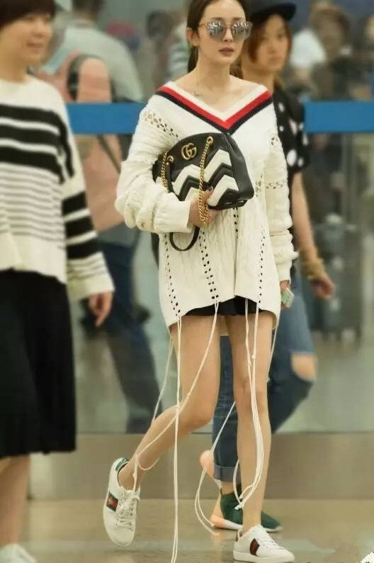 霸屏时尚圈的小白鞋，Gucci解锁鸡年新元素