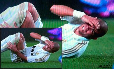 足球经典搞笑gif动图,足球史上十大爆笑瞬间图片