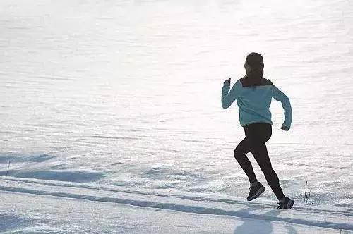 冬季零下7度跑步穿什么,各季节跑步穿搭