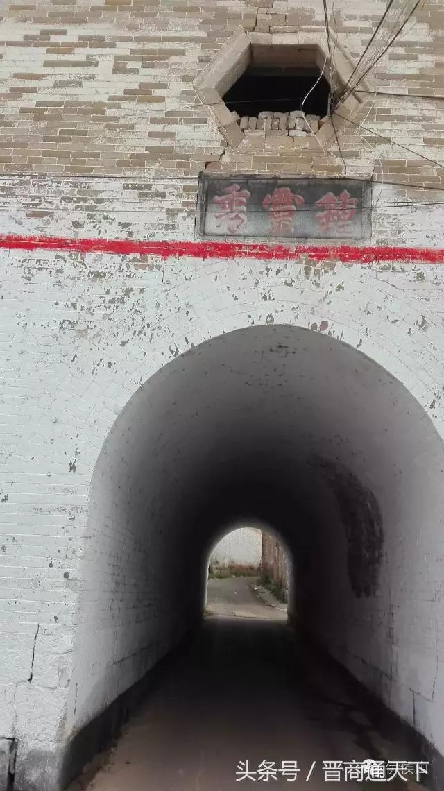 钟灵秀图片,钟灵秀一字马