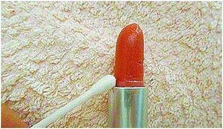 口红弄丢了怎么补救,摔坏的口红可以怎么补救
