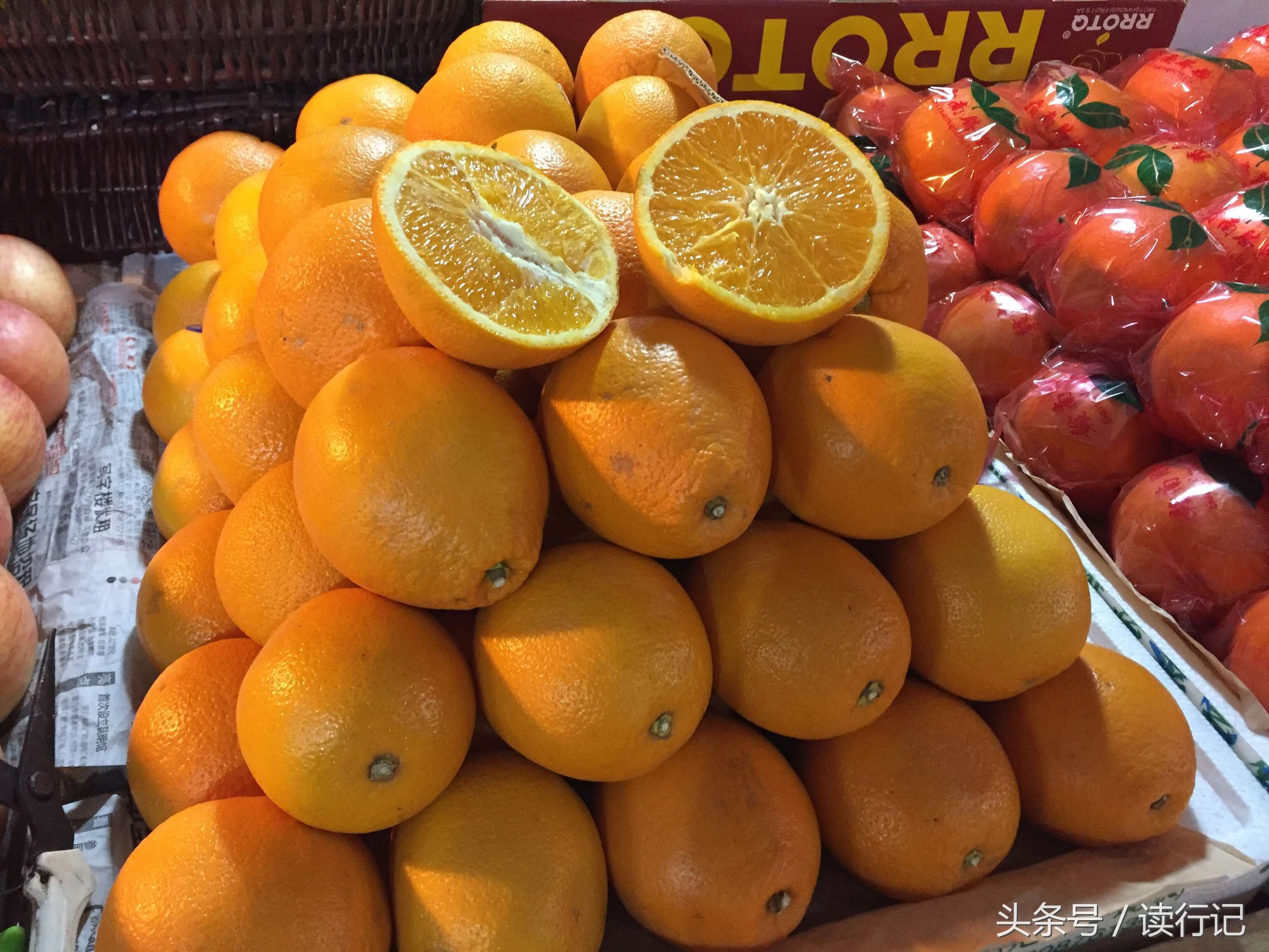 90后年轻夫妻过年不回家，摆摊卖水果日入五千元