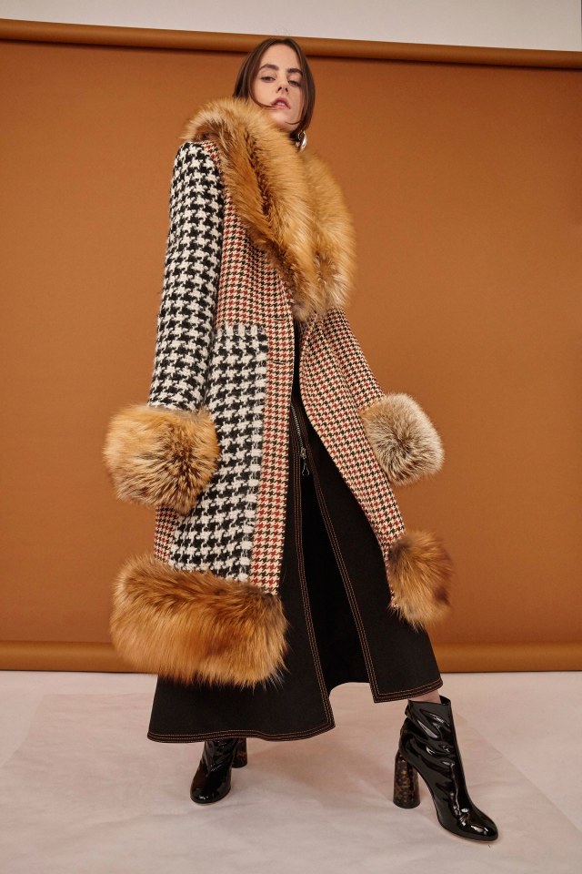 她，离开皮草只有2个月！