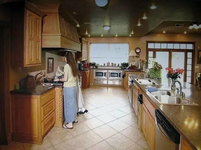 美国夫妇一胎生下17个孩子,美国夫妇生育子女