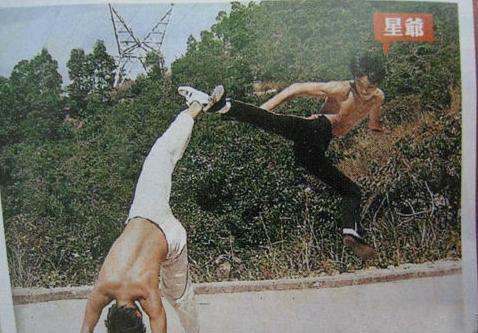 百年影帝对周星驰的评价,老外看星爷无厘头功夫