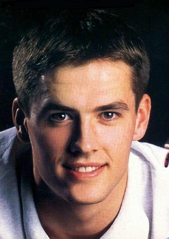 春节我们看完春晚再看足球圈里的帅哥，内含帅你一脸的卡卡