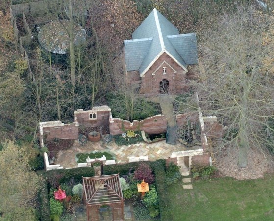 贝克汉姆年轻时和贝嫂,贝嫂和贝克汉姆分头带娃