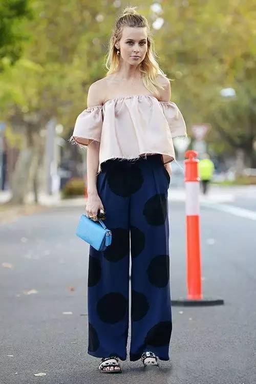 Madam问答室丨伊思和茱莉蔻，肩宽穿衣，显白口红，学生*党**粉底，高三*党**长痘