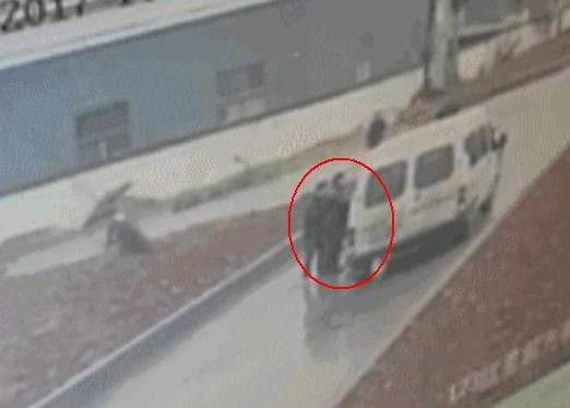 金华男子驾车撞人,浙江金华一男子驾车撞人