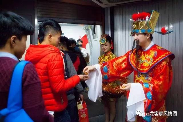 五龙客家风情园营业时间,赣州五龙客家风情园门票免费送