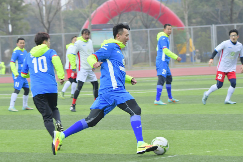 2017首届青少年足球公益冬令营落幕