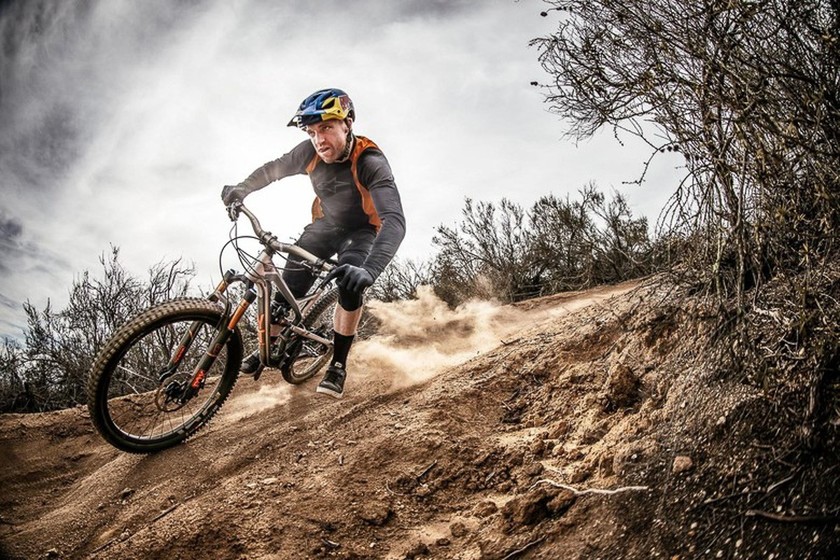 目前市场上都有哪些牌子的山地车,现在最划算的最新款山地车