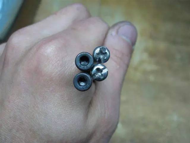 实用螺丝拧坏怎么取一招轻松搞定,拧螺丝容易掉的小妙招