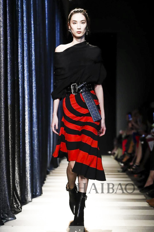 浪漫与柔媚的无限延伸！Monse2017秋冬女装秀，海报网带你亲临2017秋冬纽约时装周