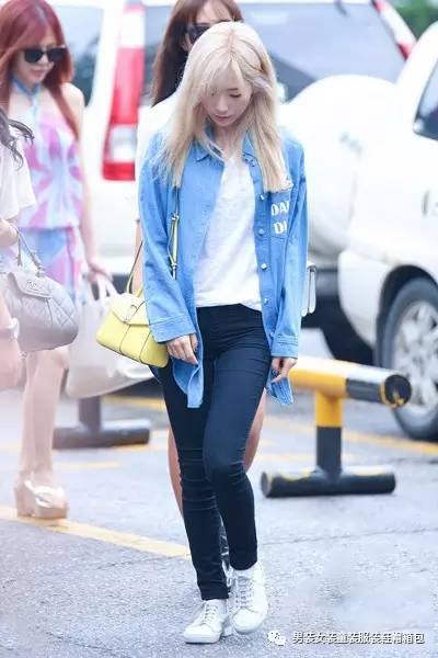 春秋女装短外套风格搭配什么裤子,外套春秋女款怎么穿搭好看