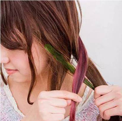 鱼尾辫教程慢动作中长发,鱼尾辫半披发