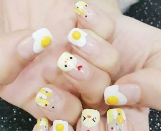 鸡年怎样变身萌萌哒“战斗鸡”？美食、小物、美甲都不可少