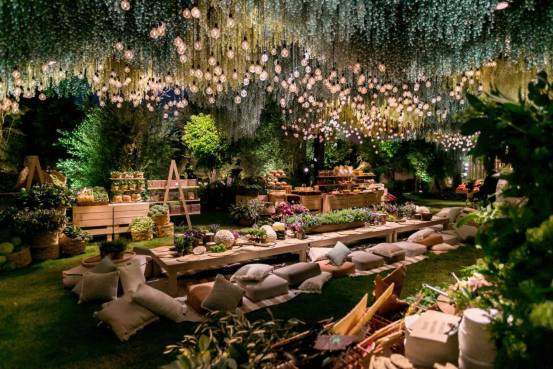 杭州-3℃，西湖边却开出了10000朵鲜花墙，只为让你度过一个史上最最少女心的情人节……