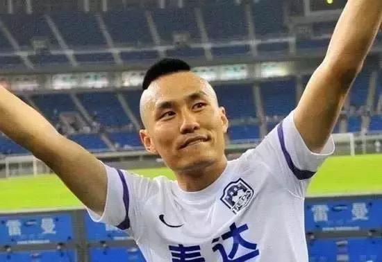2012天津泰达李本舰,前泰达球员李本舰怎么了