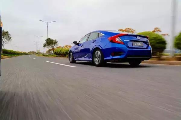 本田思域13万值得买吗,十万块钱买二手思域