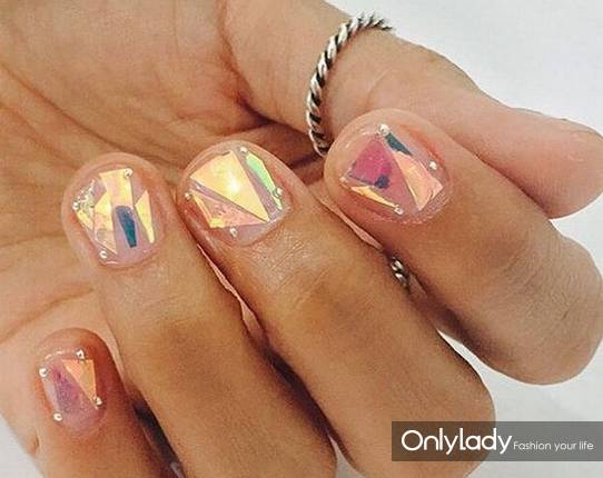 美甲款式推荐2024夏款手绘美甲,美甲款式手绘爆款美甲图显白