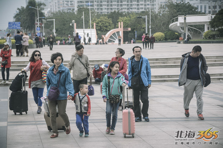 大年初七,北海火车站的离别人潮