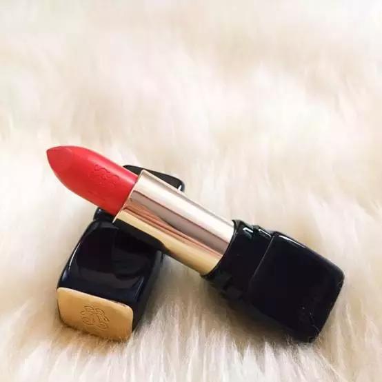 涂什么口红显温柔又持久,涂上这支口红永远嘴角上扬