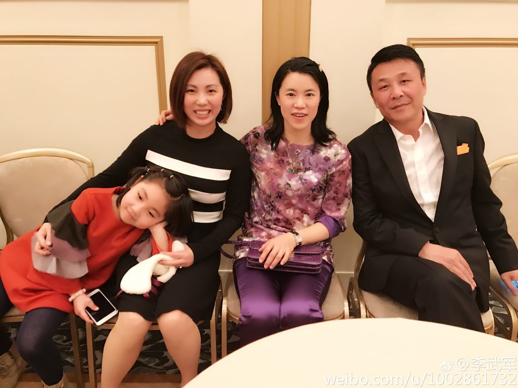 乒乓球运动员王楠与丈夫,王楠与亿万巨富老公度假