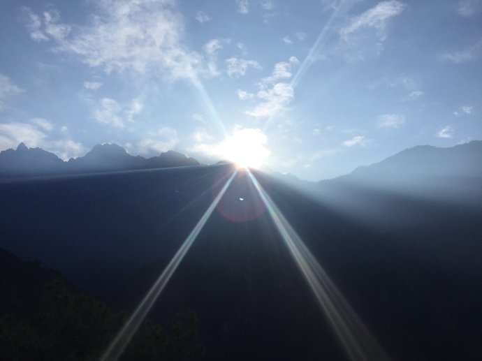 行走的力量——遇见最美虎跳峡