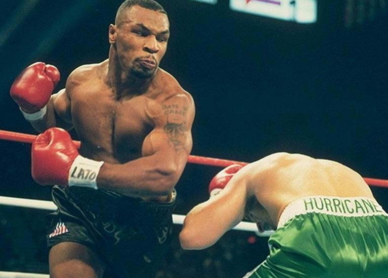 世界权威评价李小龙与泰森格斗,如果用李小龙的寸拳能打败泰森吗