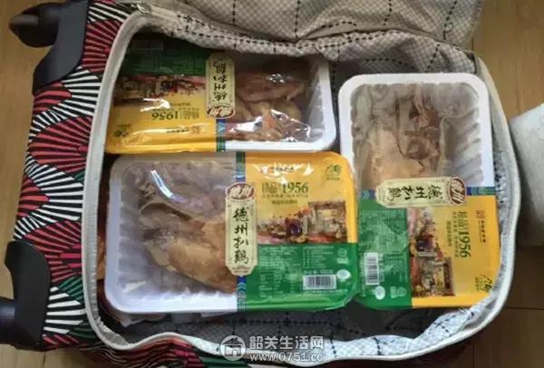 春节将至你的行李箱里都装什么,春节回家行李箱不知道装什么