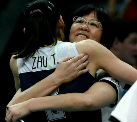 欧冠半决赛朱婷力挽狂澜,朱婷欧冠4分之一第二回合