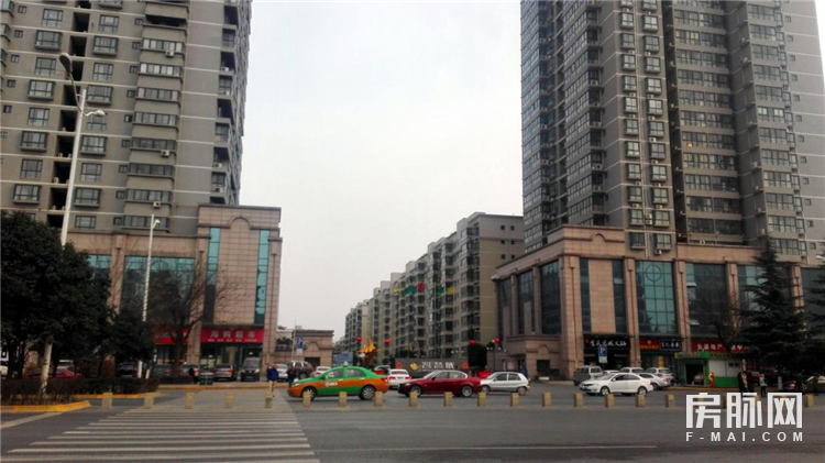 左边万科城,右边智慧城,合能公馆在长安一点也不偏!