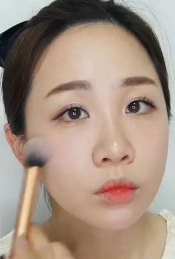 圆脸怎样化妆好看视频,圆脸单眼皮裸妆教程日常化妆