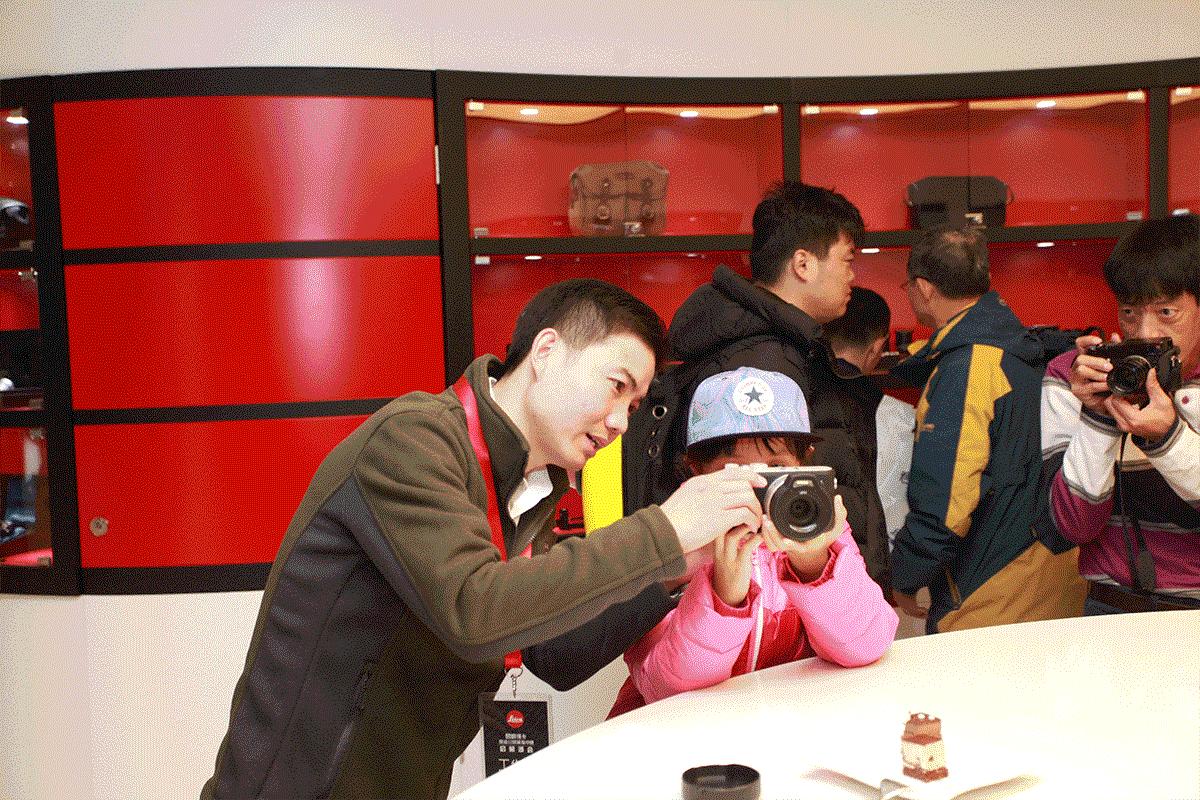 定位独特的LeicaM-D，只是没有屏幕而已吗？