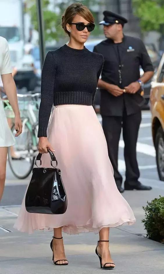 米白色连衣裙纱裙仙气飘飘长款,春天仙气纱裙