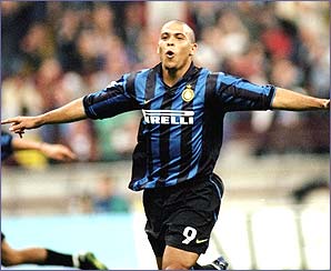 天下足球十大感人解说,天下足球2019十大感人瞬间