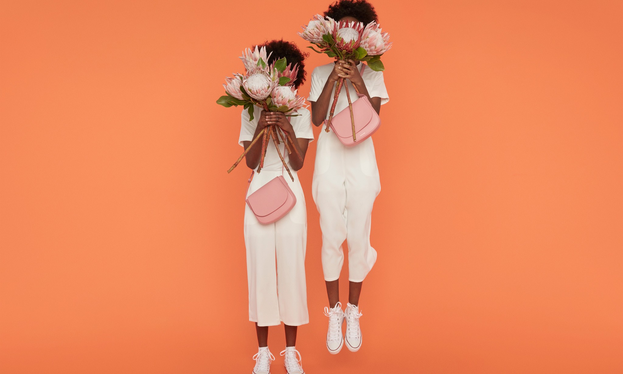 靠卖水桶包发家的它,还有更好看的ITBAG值得败