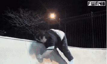 为什么玩滑板老是要摔倒,玩滑板摔倒有多严重