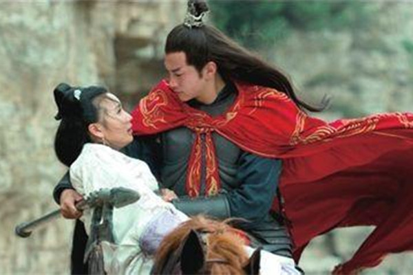 三国演义刘备关羽张飞大战吕布,三国演义刘备关羽张飞与吕布打斗