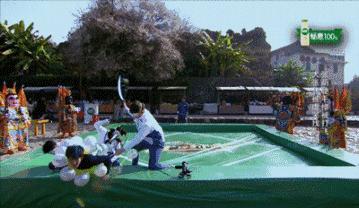 董力说对阿拉蕾一见钟情,阿拉蕾回忆董力当初说的话