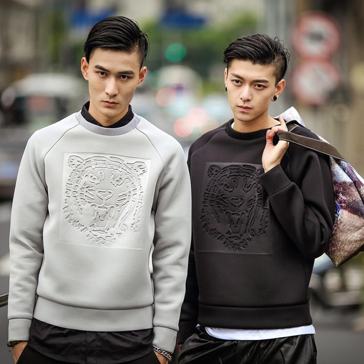 卫衣这个运动感的单品,运动卫衣怎么穿出时髦感