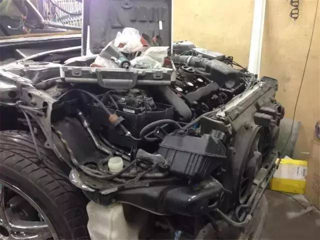 无敌了！穷小伙打烂标致406，改装成法拉利，*博兰**基尼