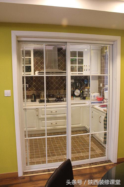 135平方四房二厅二卫阳台,小户型135阳台客厅一体